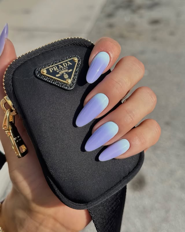 Uñas lavanda realizadas por Violetta